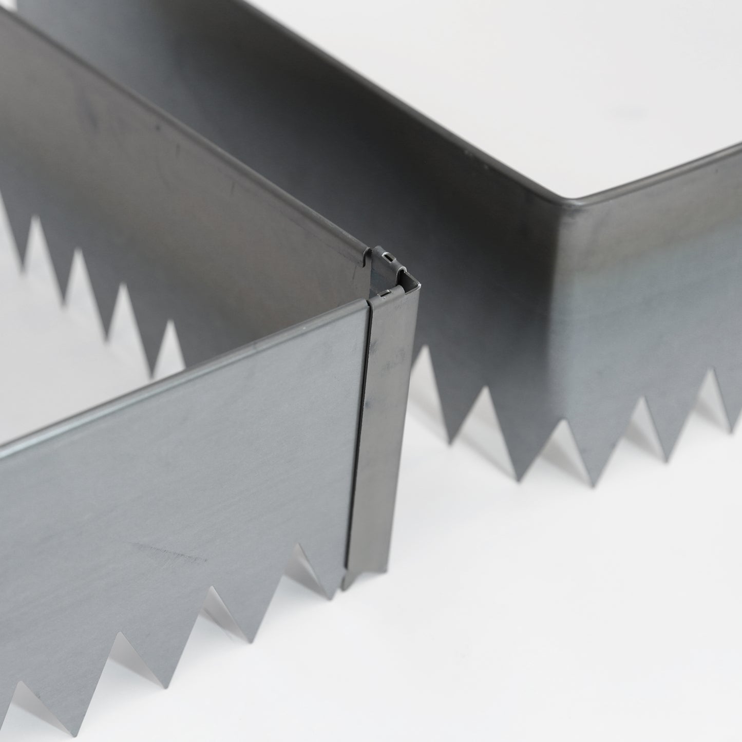Corner Connector - 24 inch for 14 inch Edging