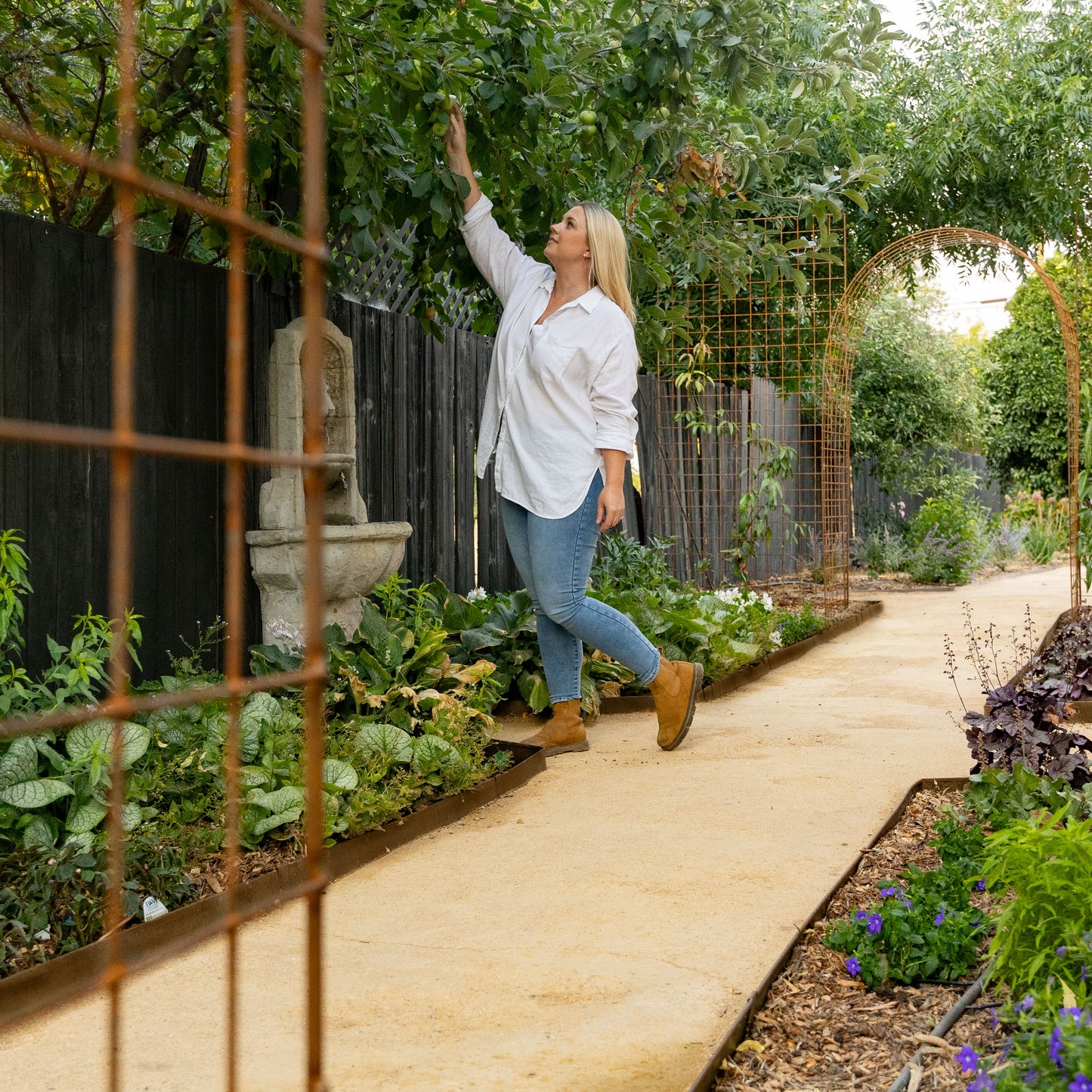 Hammer-In Landscape Edging - Cor-Ten Steel - 4ft Strips - Plus Connector Clips
