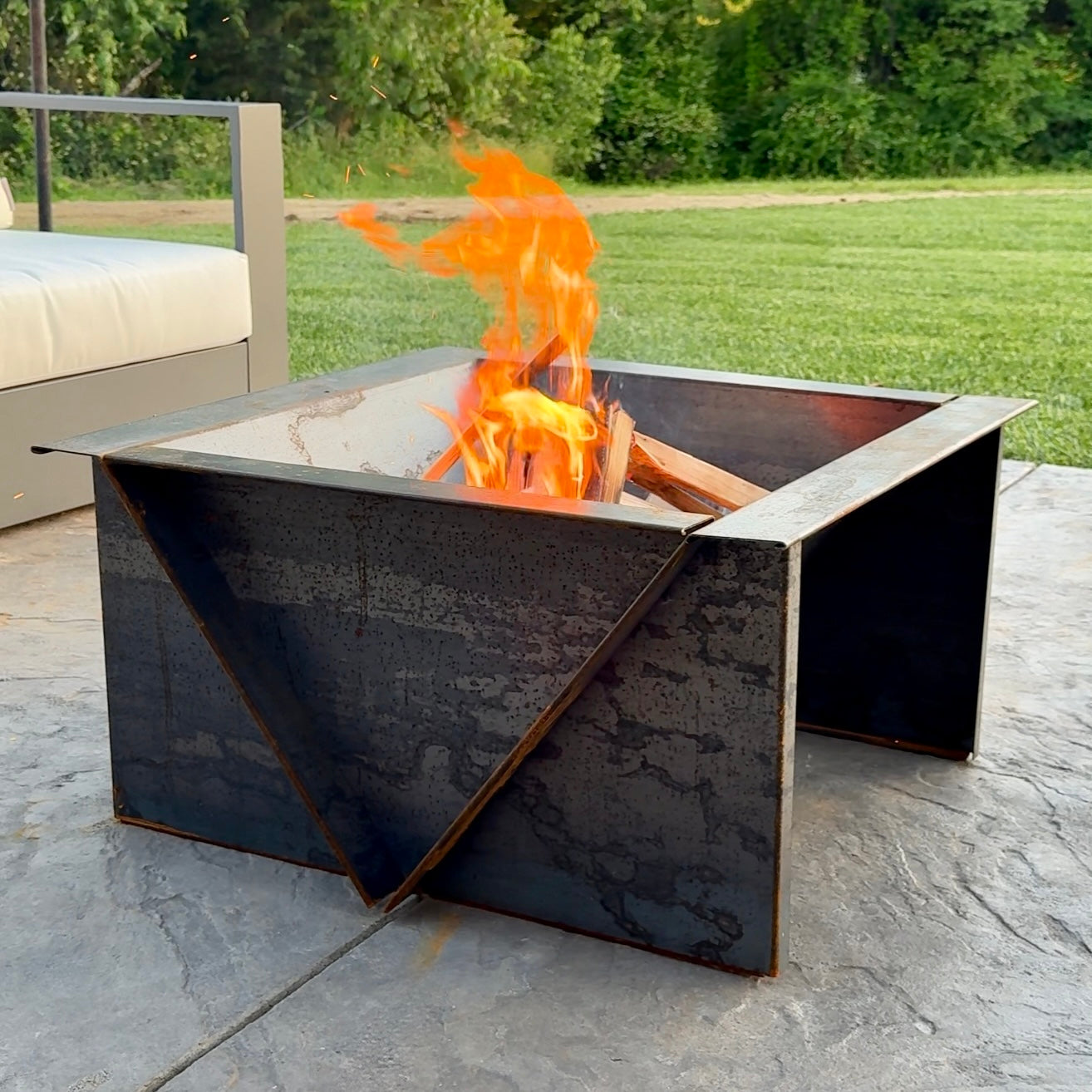 The Edge Right Fire Pit | Modern Steel Design | Precision Built | Long Burning