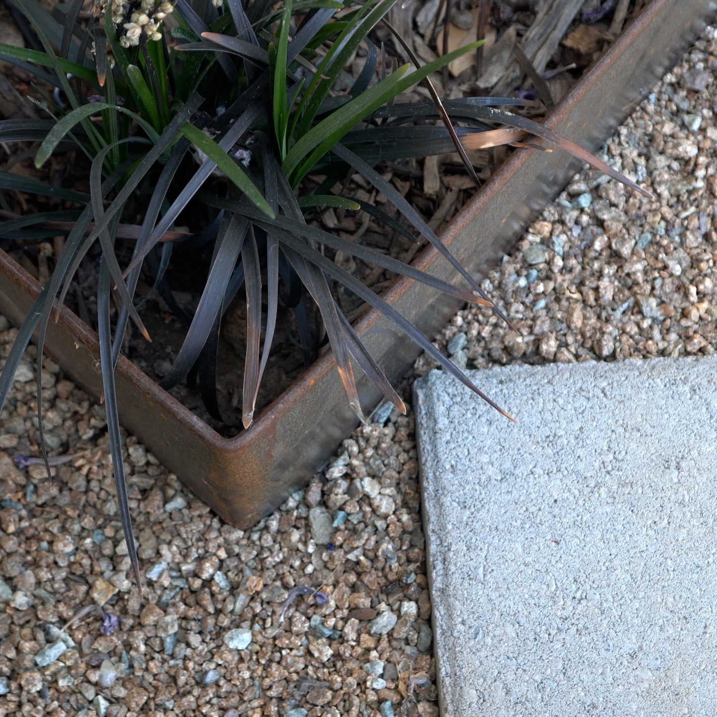 Hammer-In Landscape Edging - Cor-Ten Steel - 4ft Strips - Plus Connector Clips