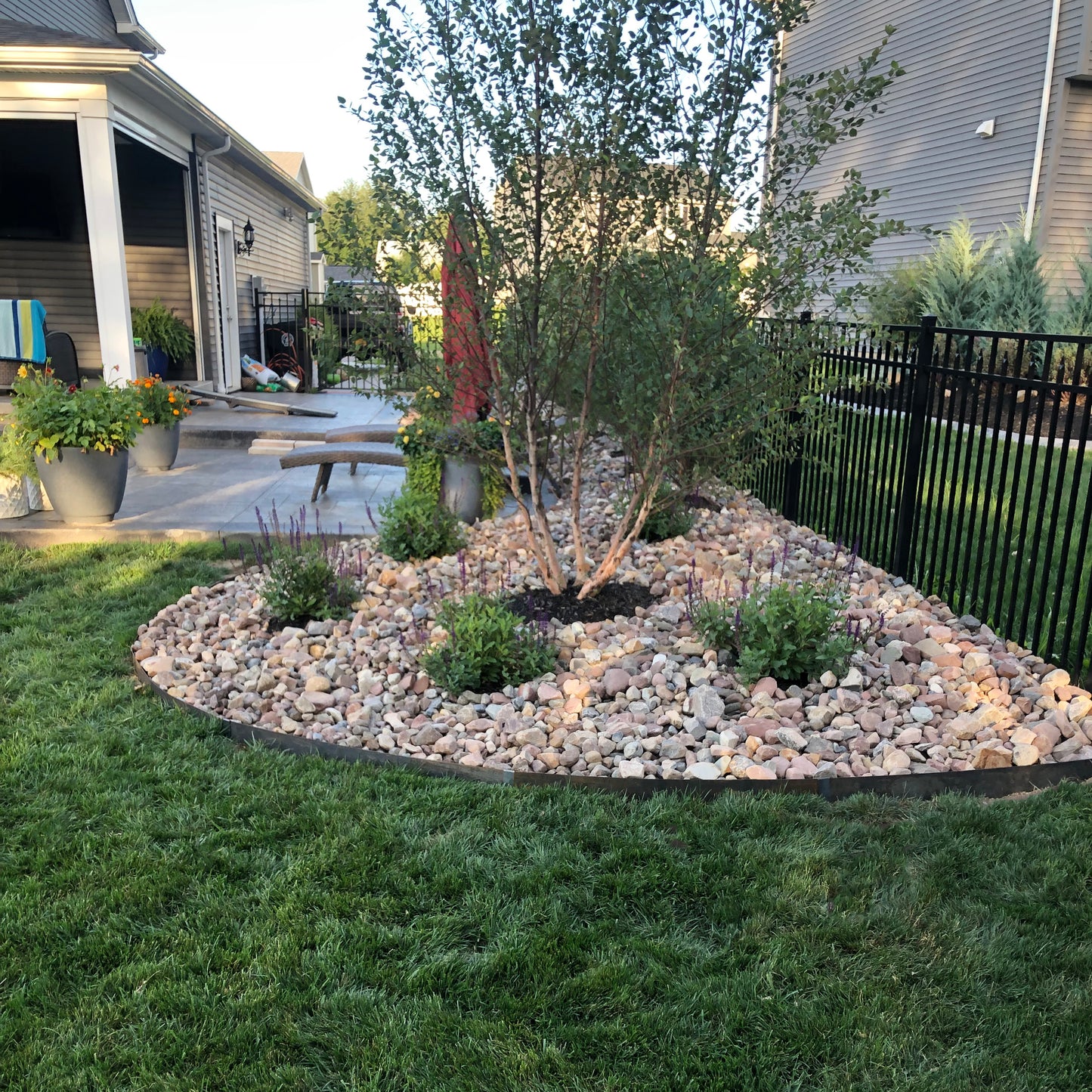 Hammer-In Landscape Edging - Cor-Ten Steel - 4ft Strips - Plus Connector Clips