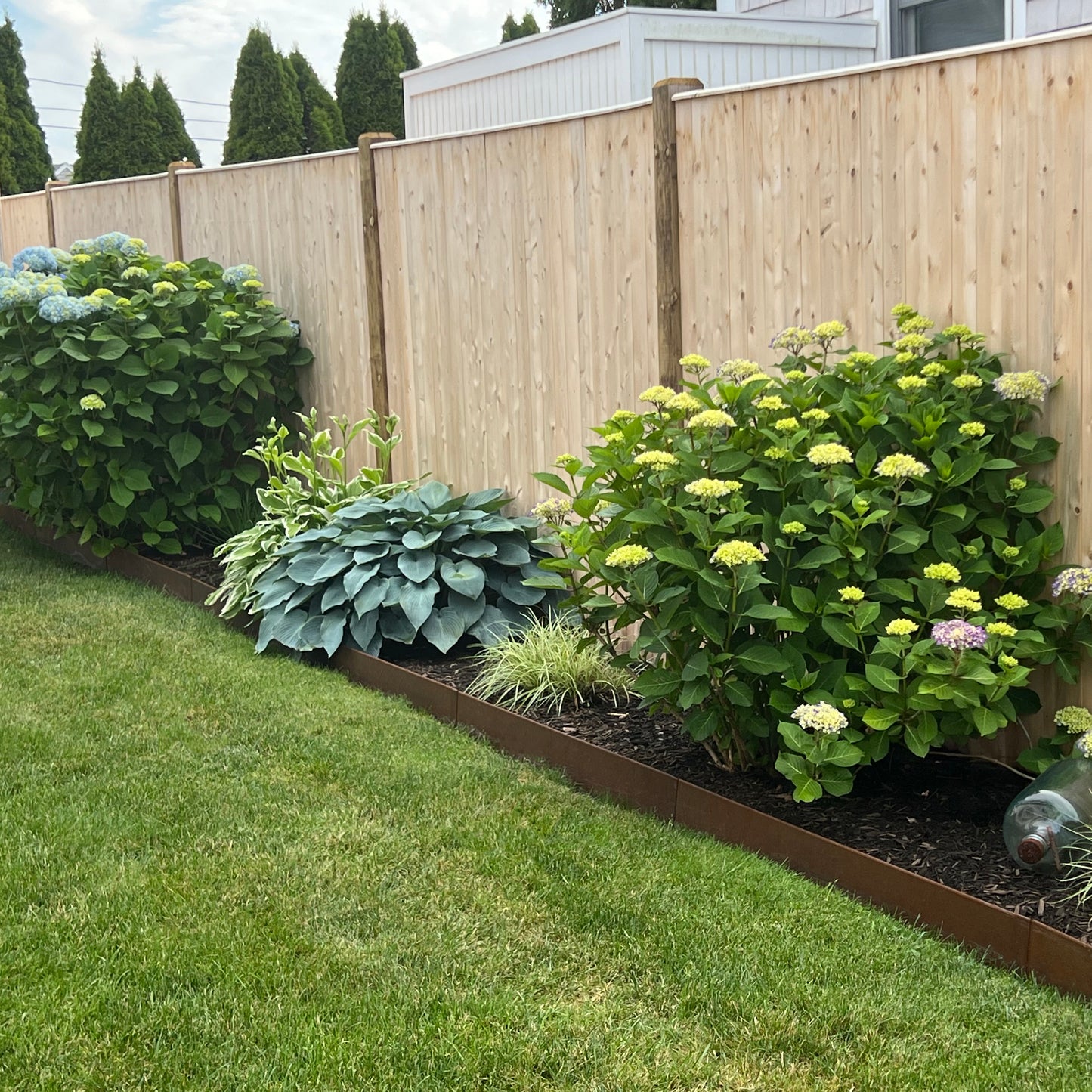 Hammer-In Landscape Edging - Cor-Ten Steel - 4ft Strips - Plus Connector Clips