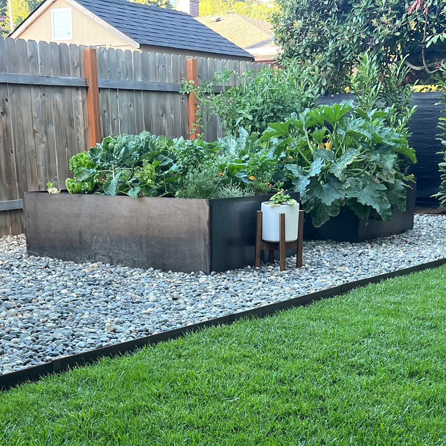 Hammer-In Landscape Edging - Cor-Ten Steel - 4ft Strips - Plus Connector Clips