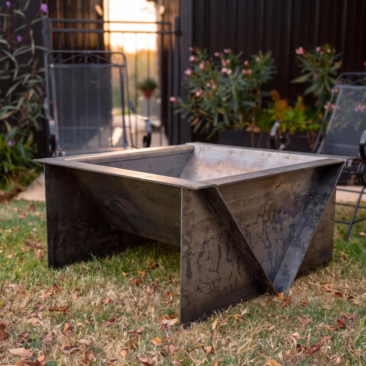 The Edge Right Fire Pit | Modern Steel Design | Precision Built | Long Burning